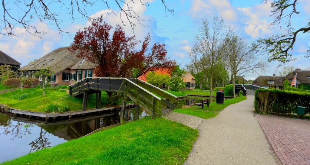 Giethoorn Day Trip