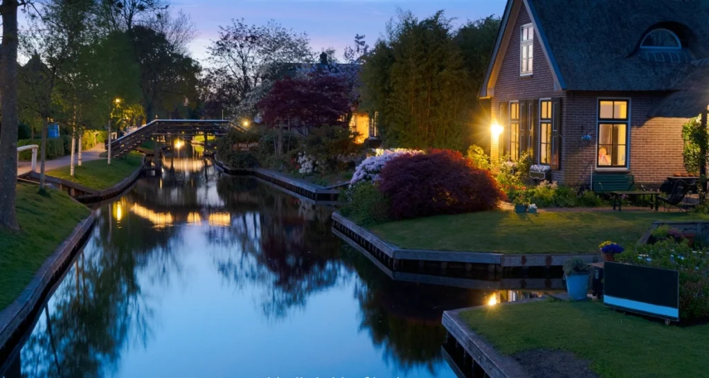 Giethoorn Day Trip