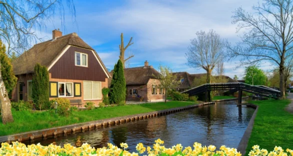 Giethoorn Day Trip
